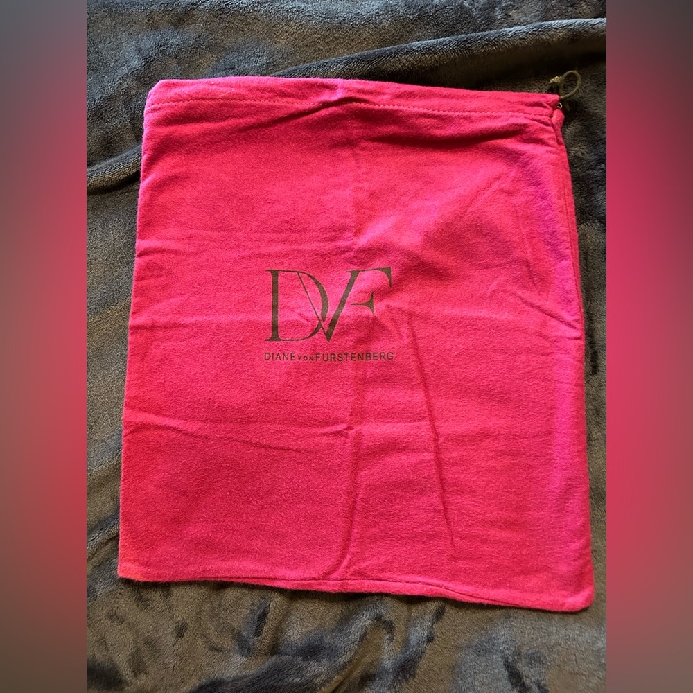 Diane von Furstenberg Purple Flannel Dustbag. Like new.
